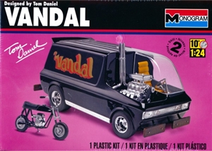 Tom Daniel Vandal Show Truck With Mini-Bike  (1/24) (fs)
