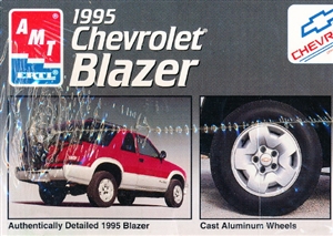 AMT ERTL 1:25 1995 Chevrolet Blazer Radar Blue Metallic Built Model #7031EOU 