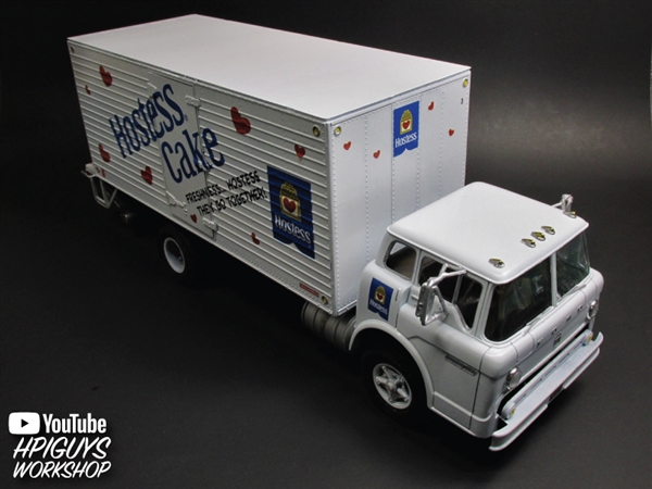 AMT Ford C-600 City Delivery Hostess 1:25 scale model truck kit new 1139 