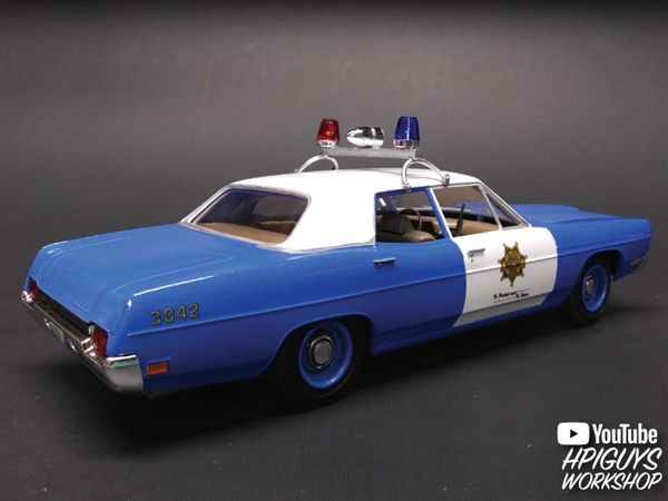 AMT 1172 JAMES BOND 1970 FORD GALAXIE POLICE CAR MODEL KIT 