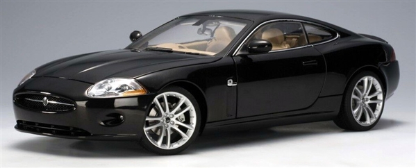 2006 Jaguar XK Coupe (1/18) (fs)