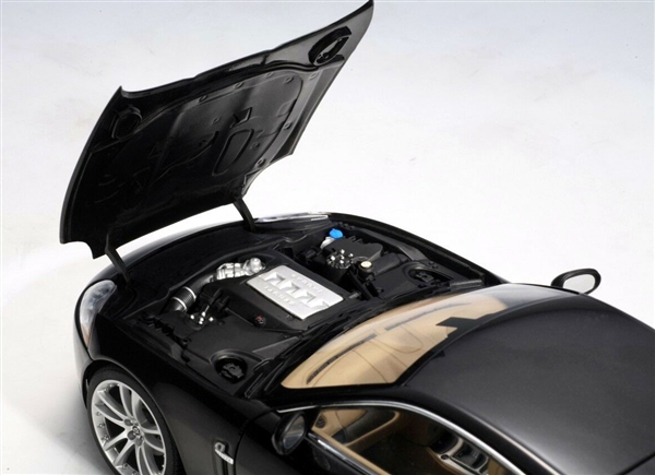 2006 Jaguar XK Coupe (1/18) (fs)