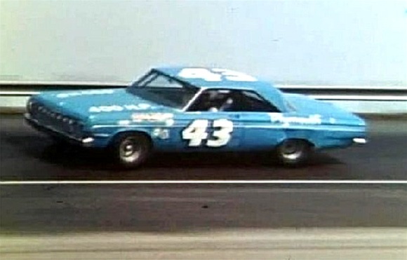 AMT 1/25 1964 Plymouth Belvedere Daytona 500 Richard Petty Stock Car AMT989
