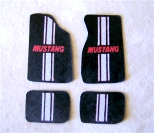 Mustang with Grey Stripe Car Mat Set (1/25)