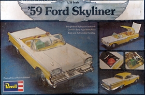 1959 Ford Galaxy Skyliner with Figures  (1975 Issue) (1/25) (fs)